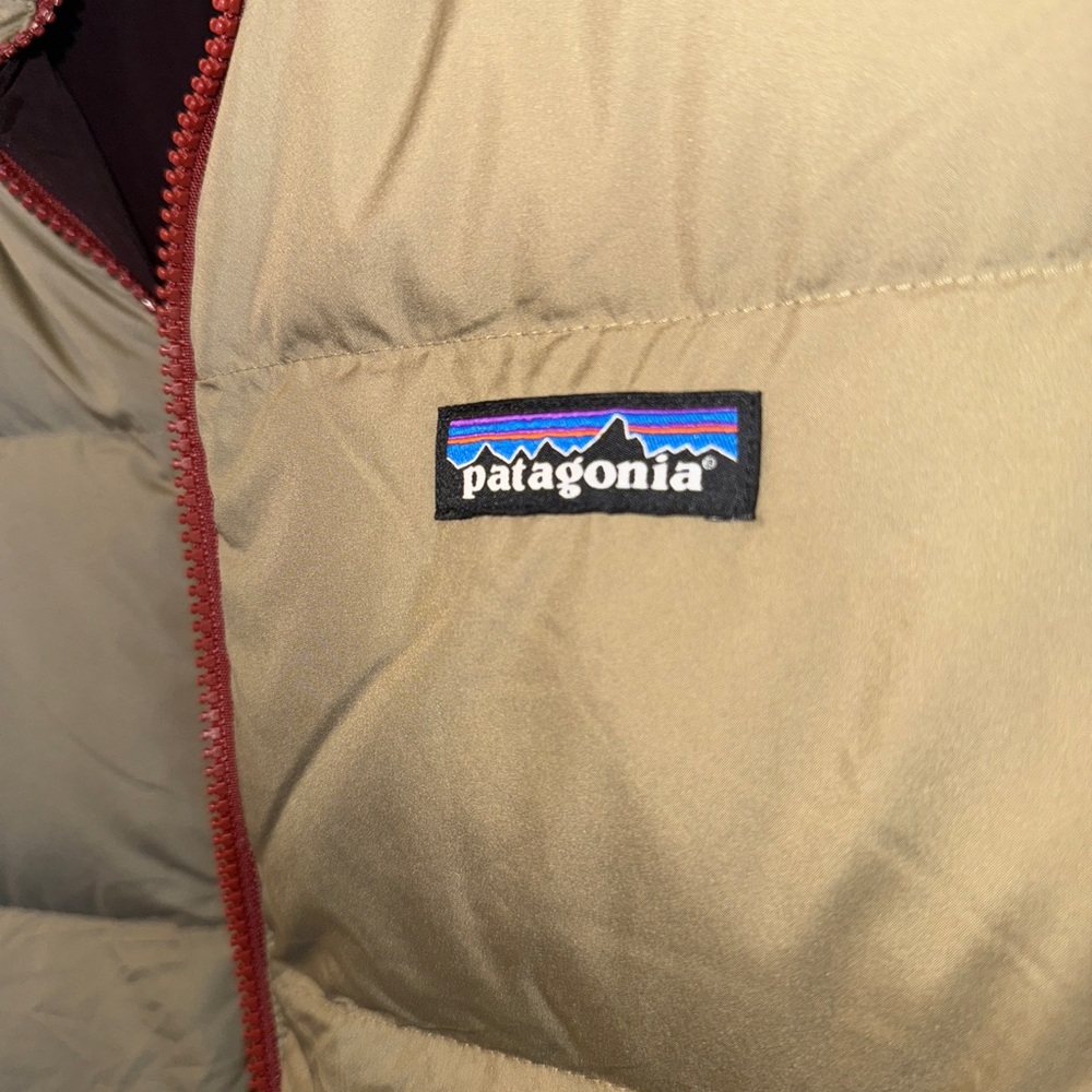 Patagonia Men's Reversible Bivy Down Vest - Picture 9 of 12